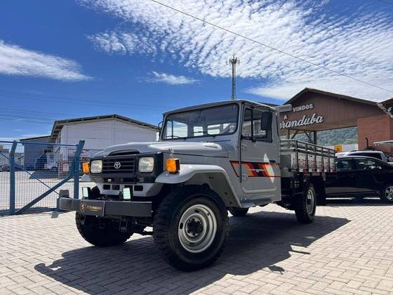 TOYOTA BANDEIRANTE 3.7 BJ55LP-BL 4X4 CS DIESEL 2P MANUAL